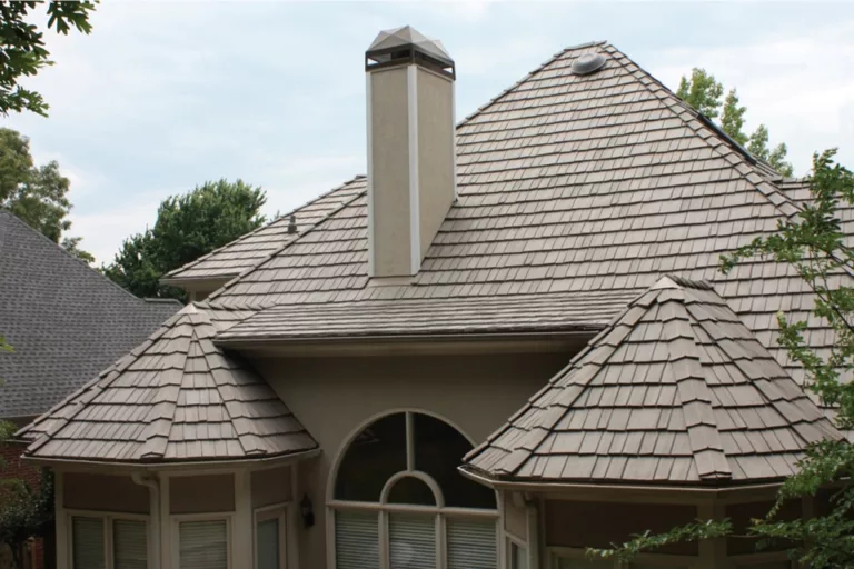 Multi-Width Shake Of DaVinci Roofscapes in Weathered Gray Color